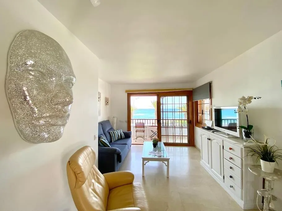 أذيخي Beautiful Beach-Front Retreat In El Beril 0*,
